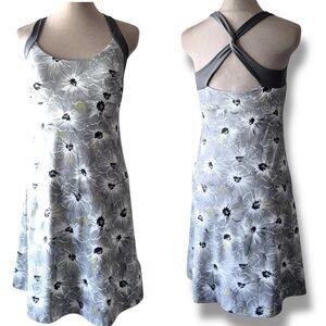 Patagonia Morning Glory Dress Size Small Gray White Stretch Outdoor Athleisure